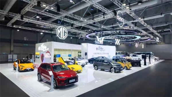 上汽用半年時間，展現(xiàn)出中國汽車“頭雁”的變革偉力